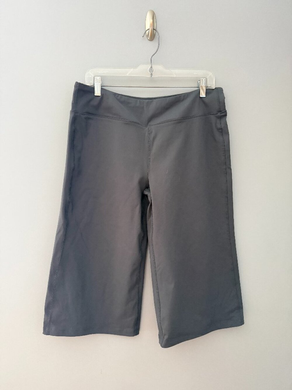 FILA Sport Wide-Leg F4 Athletic Capris Cropped Pants Bermuda Style Size L